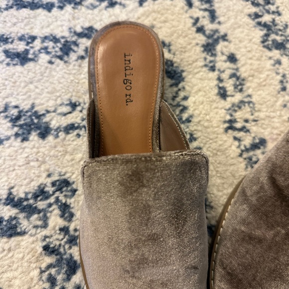 Indigo Rd. Velvet Taupe Slip On Mules - Picture 4 of 5